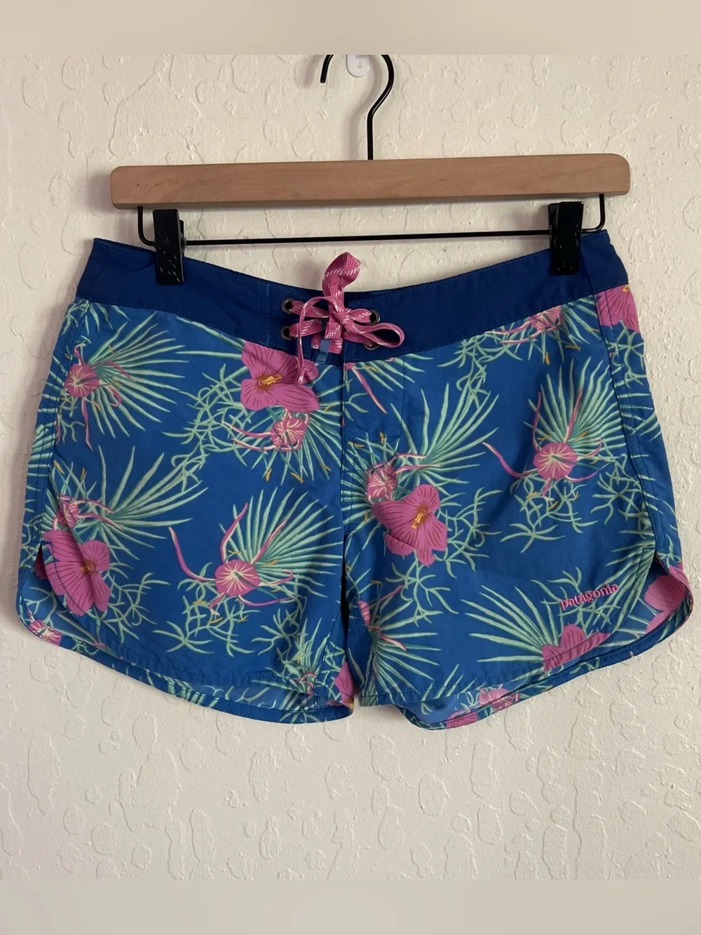Patagonia Women’s Wavefarer Boardshorts 5" size 2 Bayou Palmetto Outdoor Beach - Picture 2 of 4